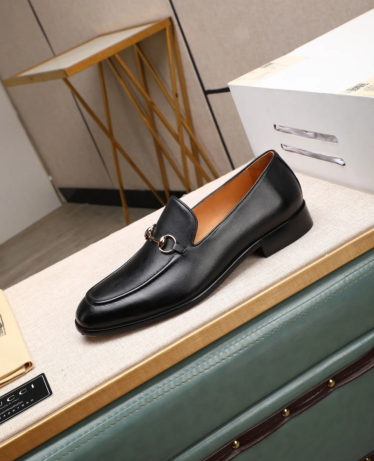 Men's shoes 💰620 📛📛Original version (water-dyed cowhide) Gucci GUCCI official website formal shoes 🌀 Italy 🇮🇹 imported cowhide ➕ top imported water-dyed cowhide lining 💋 fine handmade original bottom, the real thing looks better when photographed in person Standard size 39-44 (38 45 customized)